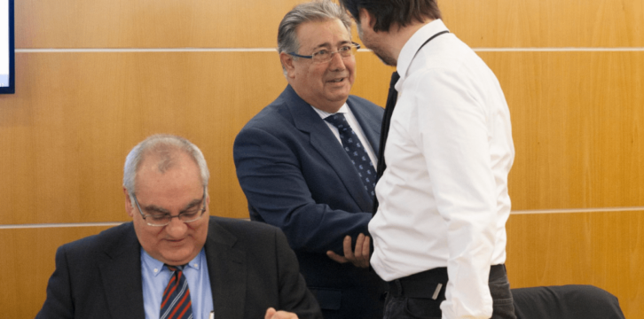 Juan Ignacio Zoido saluda a representantes de los Grupos Parlamentarios en la Comisión de seguimiento del Pacto de Estado contra el terrorismo yihadista