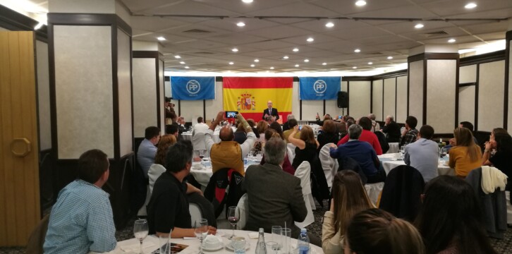 Ramón Moreno mantiene un encuentro con afiliados y simpatizantes del PP de México