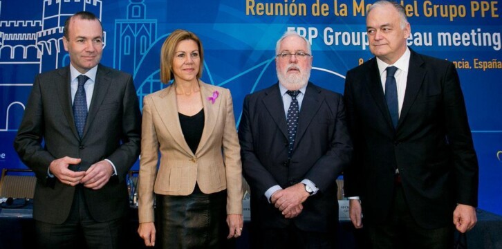 Mª Dolores de Cospedal junto a Manfred Weber, Miguel Arias Cañete y Esteban González POns