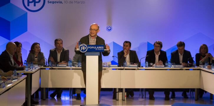 El Ministro de Hacienda y Función Pública, Cristobal Montoro, en el Comité de Gobiernos Locales del PP