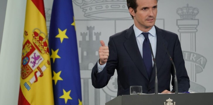 El presidente del Partido Popular, Pablo Casado, atiende a los medios de comunicación desde La Moncloa