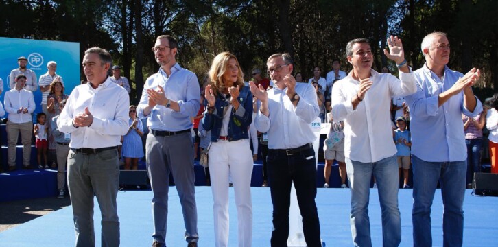 Foto de familia del Día del Afiliado del PP de Aragón