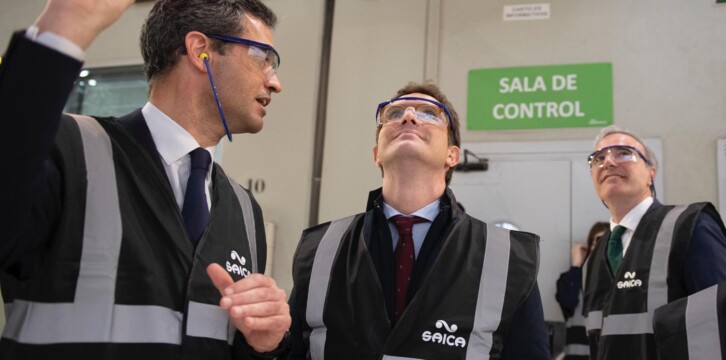 Visita de Pablo Casado a Zaragoza y a la fábrica de papel de SAICA