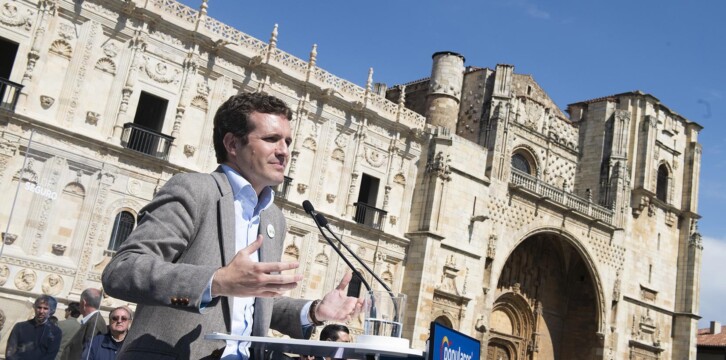 Pablo Casado en un acto en León