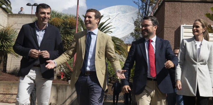 Pablo Casado en su visita a La Laguna