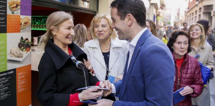 Teodoro García Egea paseo por calles de Murcia