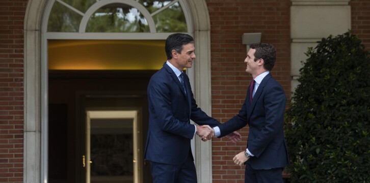 Pablo Casado se reúne con Pedro Sánchez en Moncloa