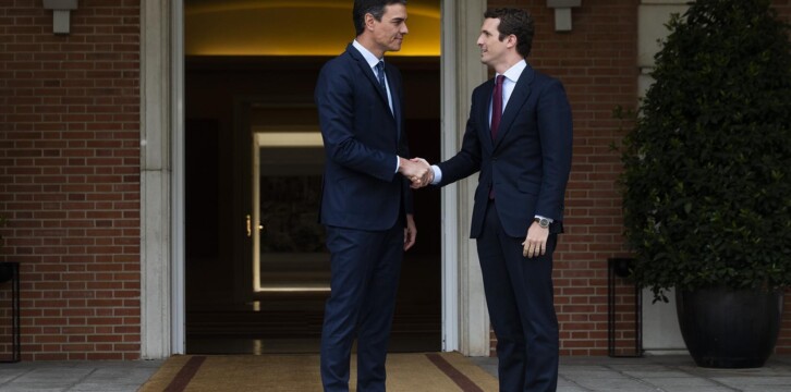 Pablo Casado se reúne con Pedro Sánchez en Moncloa