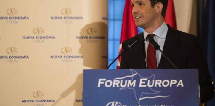 Pablo Casado y Dolors Montserrat en Forum Europa