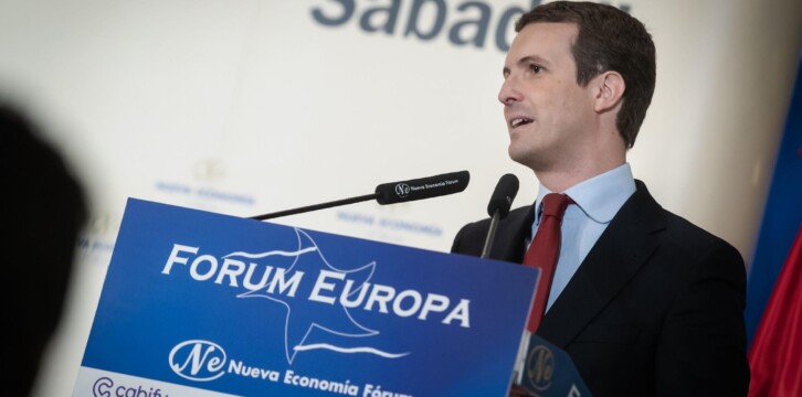 Pablo Casado y Dolors Montserrat en Forum Europa