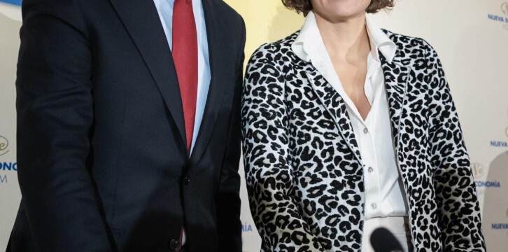 Pablo Casado y Dolors Montserrat en Forum Europa