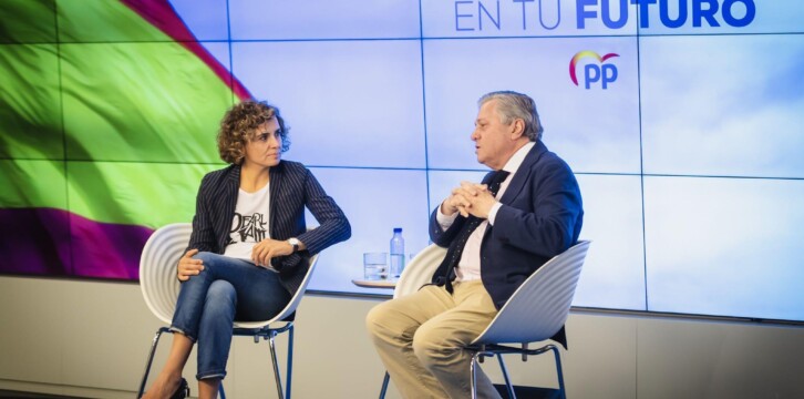 Dolors Montserrat en el acto con venezolanos residentes en Madrid, junto a Leopoldo López