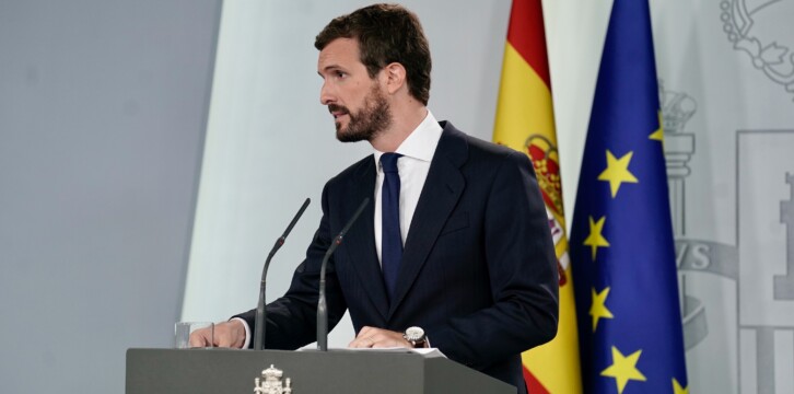 Pablo Casado comparece en el palacio de La Moncloa tras reunirse con Pedro Sánchez