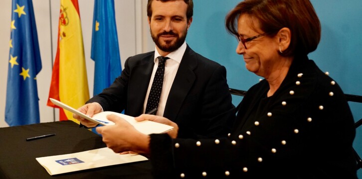 Firmas acuerdo de la coalición electoral PP-FORO