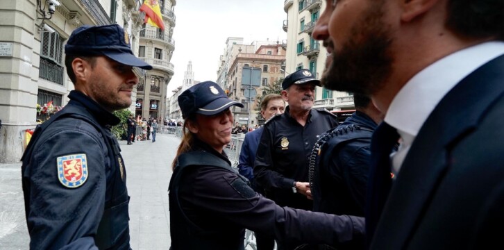 Visita de Pablo Casado a la Jefatura de Policía Nacional de Barcelona.