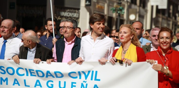 Pablo Montesinos y Carolina España, durante la manifestación de Sociedad Civil Malagueña