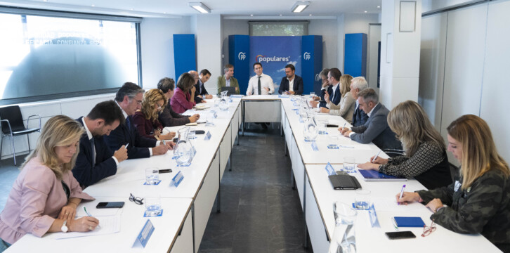 García Egea, preside una reunión de coordinación con portavoces parlamentarios autonómicos