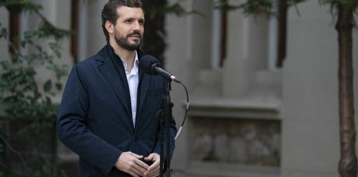 Pablo Casado ejerce su derecho a voto en las elecciones del 10 de noviembre.