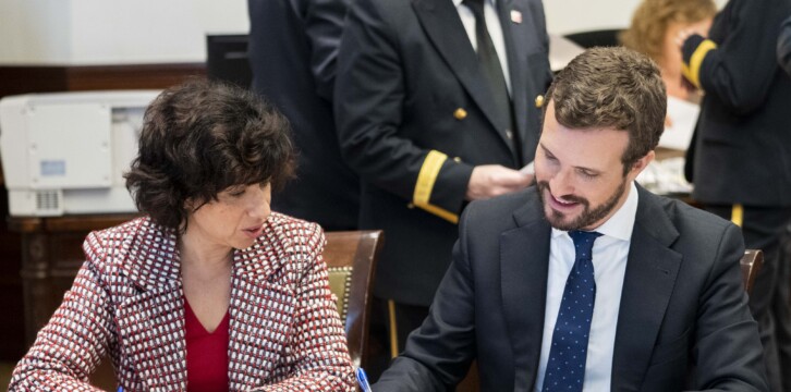 Pablo Casado firma su acta como diputado en la XIV Legislatura