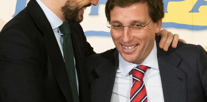 Pablo Casado, presenta al alcalde de Madrid, José Luis Martínez-Almeida, en el desayuno Informativo Nueva Economía Fórum