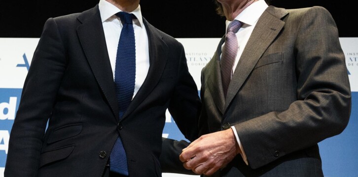 Pablo Casado y José María Aznar, en el coloquio que han mantenido en la UFV.