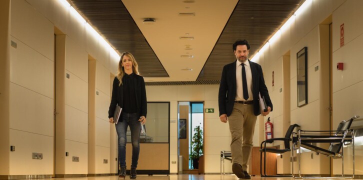 La portavoz del GPP, Cayetana Álvarez de Toledo, y el portavoz adjunto Guillermo Mariscal