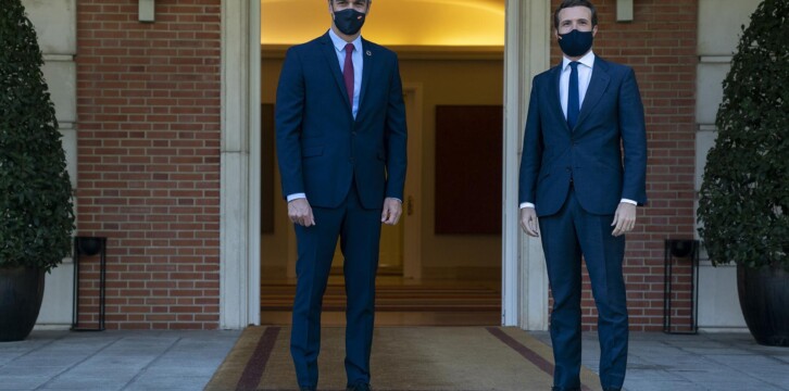 Fotos encuentro entre Pedro Sanchez y Pablo Casado en Moncloa