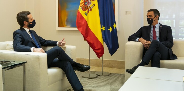 Fotos encuentro entre Pedro Sanchez y Pablo Casado en Moncloa