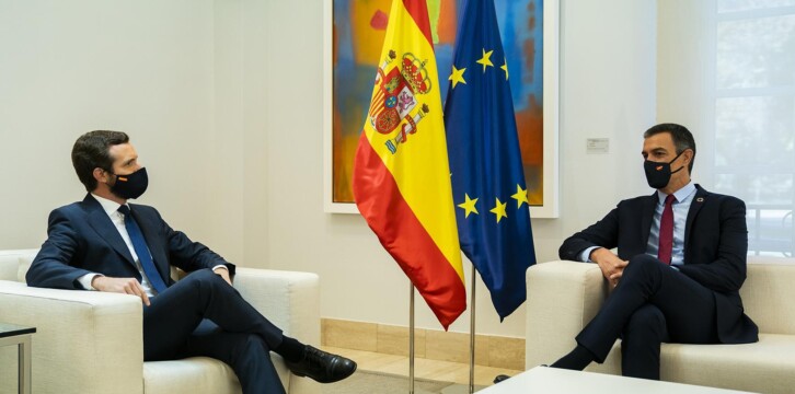 Fotos encuentro entre Pedro Sanchez y Pablo Casado en Moncloa