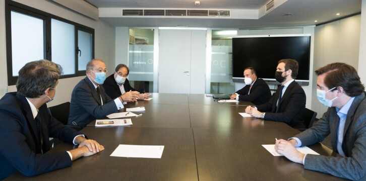 Pablo Casado junto a Nicolás Redondo