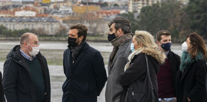 Pablo Casado visita la ría de O Burgo, A Coruña