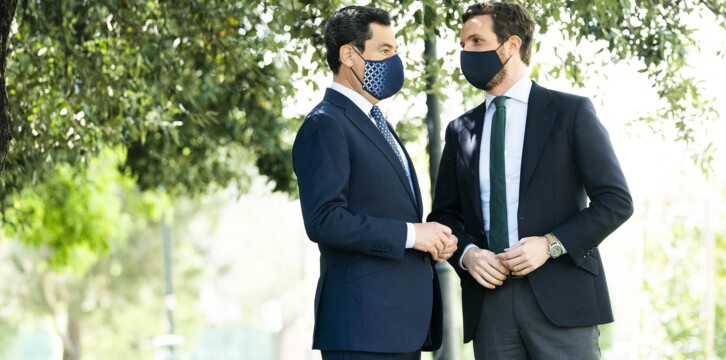 Pablo Casado y Juanma Moreno en un acto del PP en Granada