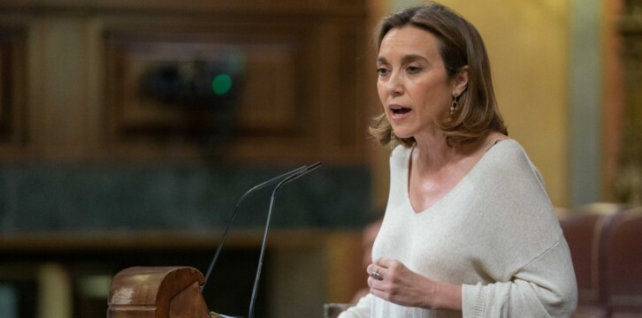 Cuca Gamarra interviene en el pleno del Congreso de los Diputados