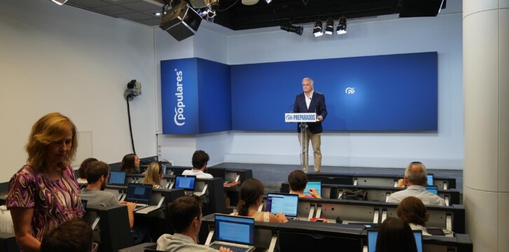 El vicesecretario de Institucional del PP y vicepresidente del PPE, Esteban González Pons, durante la rueda de prensa