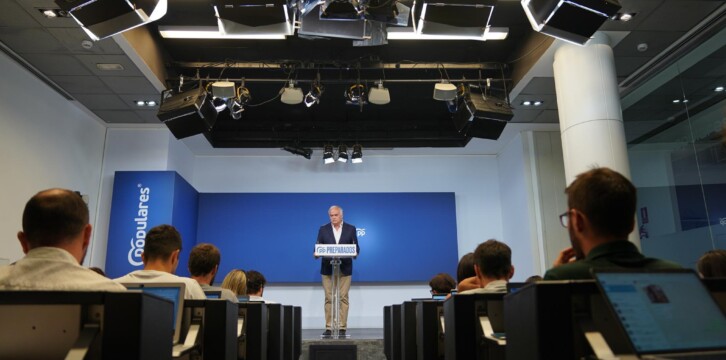 El vicesecretario de Institucional del PP y vicepresidente del PPE, Esteban González Pons, durante la rueda de prensa