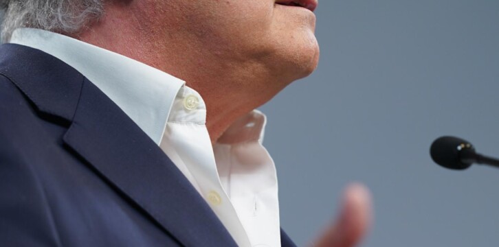 El vicesecretario de Institucional del PP y vicepresidente del PPE, Esteban González Pons, durante la rueda de prensa