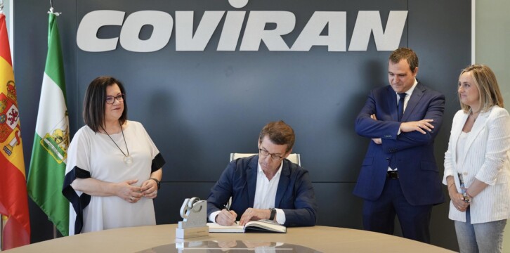 Alberto Núñez Feijóo en su visita a la cooperativa Covirán