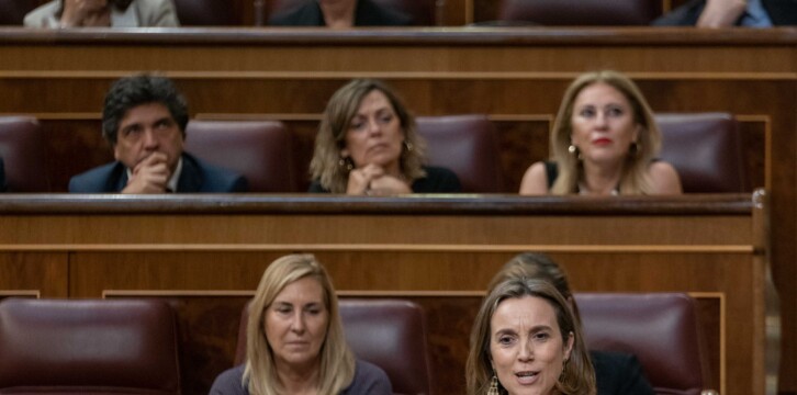 Cuca Gamarra interviene en el pleno del Congreso de los Diputados