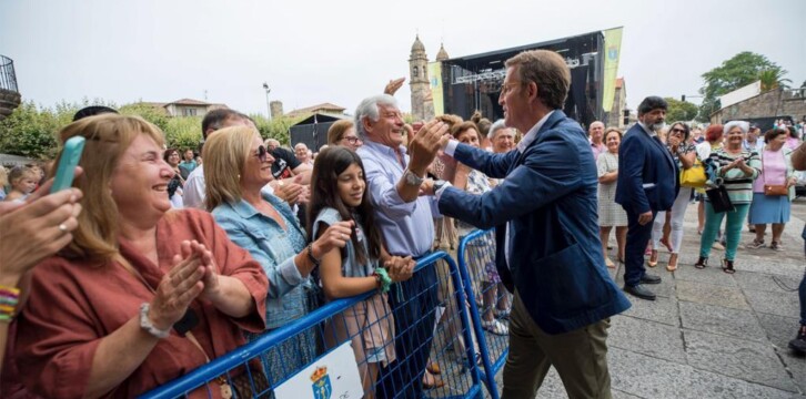 Alberto Núñez Feijóo junto al presidente de la Xunta de Galicia, Alfonso Rueda, en la Fiesta del Albariño en Cambados