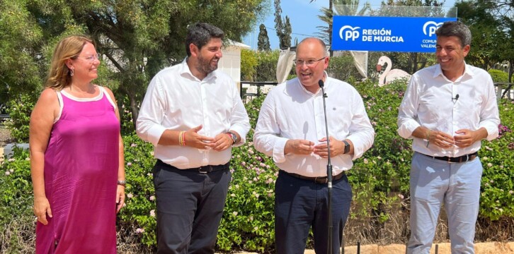 Miguel Tellado, Fernando López Miras y Carlos Mazón asisten  al 