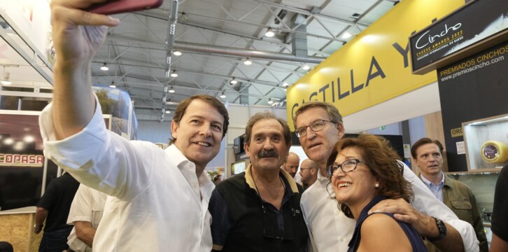 Alberto Núñez Feijóo visita la Feria del Sector Agropecuario Salamaq 22