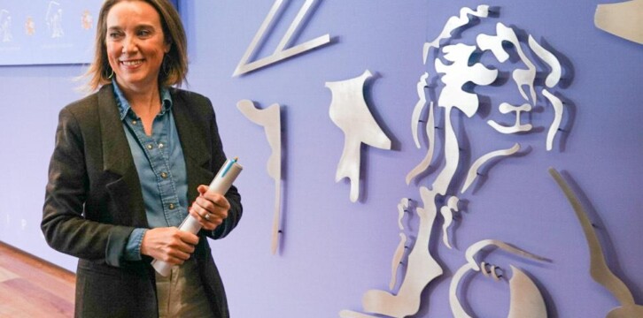 Cuca Gamarra en una rueda de prensa en el Congreso de los Diputados