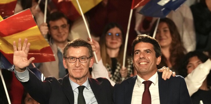 Alberto Núñez Feijóo y Carlos Mazón en el acto En defensa de un gran país en Valencia