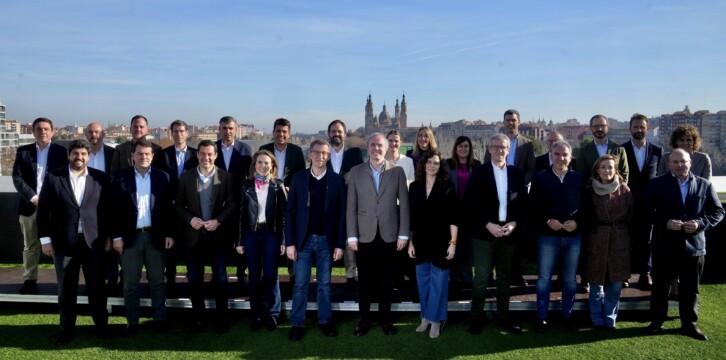 Alberto Núñez Feijóo con el Comité Ejecutivo, presidentes autonómicos y candidatos del PP en Zaragoza