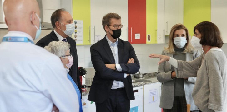 Alberto Núñez Feijóo visita la Casa de Ronald McDonald en Madrid
