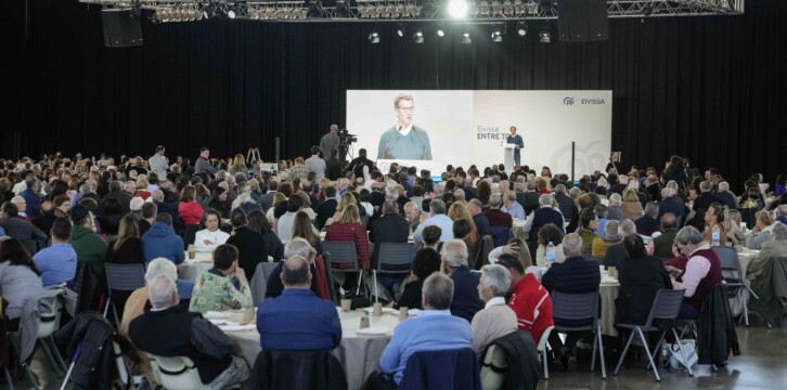 Alberto Núñez Feijóo y Marga Prohens clausuran una comida mitin del PP de Ibiza.