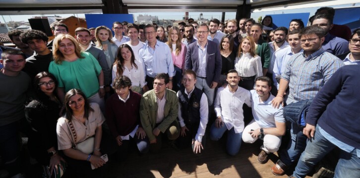 Alberto Núñez Feijóo en un acto sobre vivienda con jóvenes