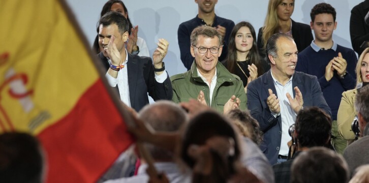 Feijóo en un mitin del PP en Pamplona.