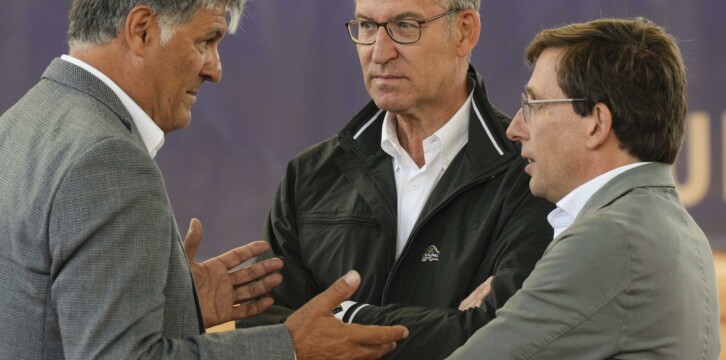 Alberto Núñez Feijóo en un acto en la Ciudad de la Raqueta con el alcalde de Madrid, Almeida, y Toni Nadal.