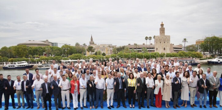 Feijóo en un acto del PP en Sevilla.